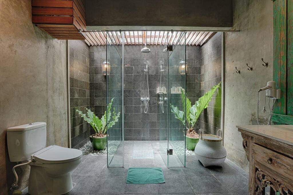 An Unique 3 Bdr Overlooking Rice Paddies *