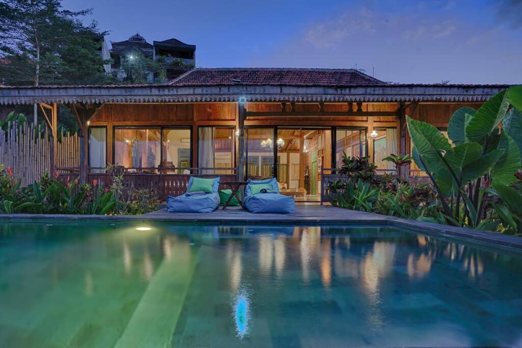 An Unique 3 Bdr Overlooking Rice Paddies *